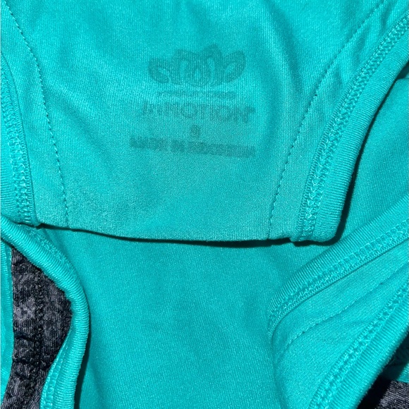 InMotion Athletic Tanktop with built in Bra Sz S - Picture 4 of 4